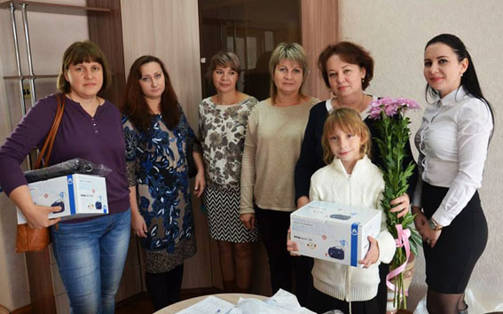 Получение ингаляторов от Министерства труда и социального развития Ширина И