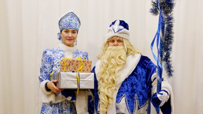 Дед Мороз и Снегурочка