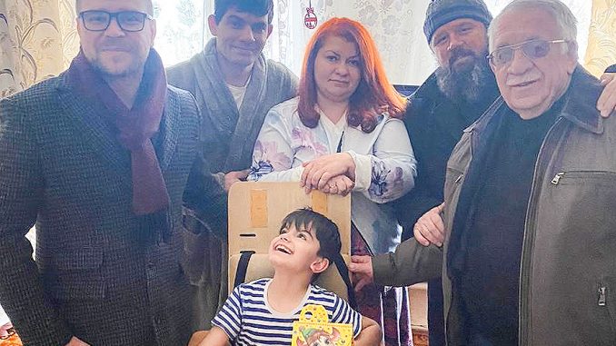 Коммунисты поздравляют