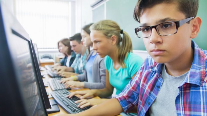 young people in computing class