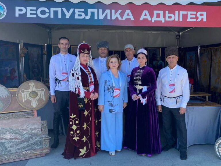 Делегация Адыгеи принимает участие в Фестивале культуры и спорта народов Юга России