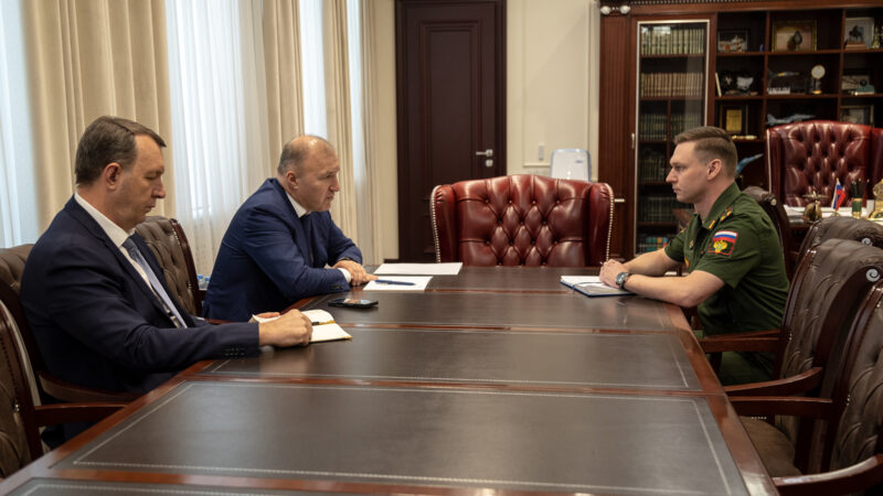 Глава Адыгеи обсудил с военным прокурором Майкопского гарнизона вопросы взаимодействия власти с органами прокуратуры