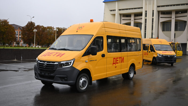 Школьный автопарк Гиагинского района пополнил новый автобус для перевозки детей