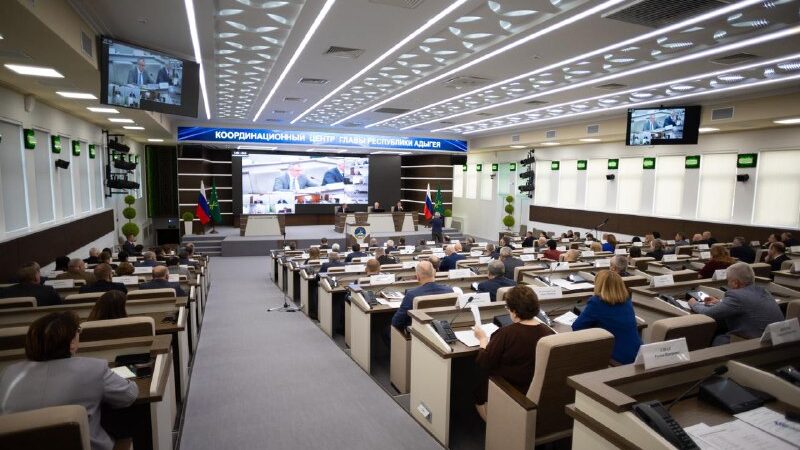 Глава Адыгеи поставил перед членами регионального кабмина задачу достижения целевых показателей нацпроектов и госпрограмм