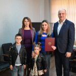 Семья Ивановых из станицы Гиагинской получила сертификат на улучшение жилищных условий