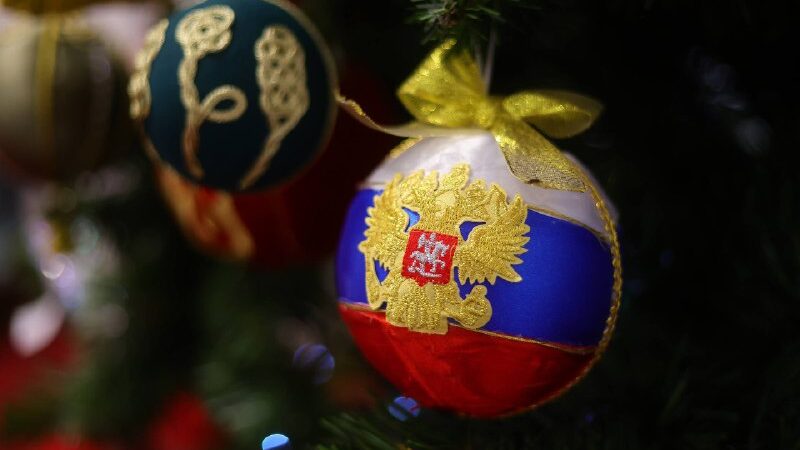 Младшие школьники Адыгеи получат новогодние подарки  