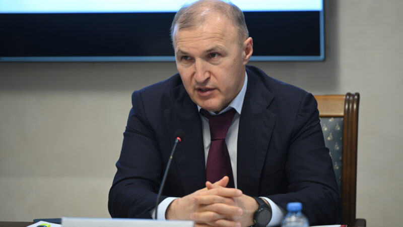 Глава Адыгеи поручил усилить меры профилактики экстремизма среди молодежи