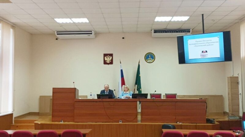 В районном Совете народных депутатов состоялась очередная 43-я сессия