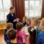 Для маленьких жителей Гиагинского района организована акция по безопасности дорожного движения «Засветись!»