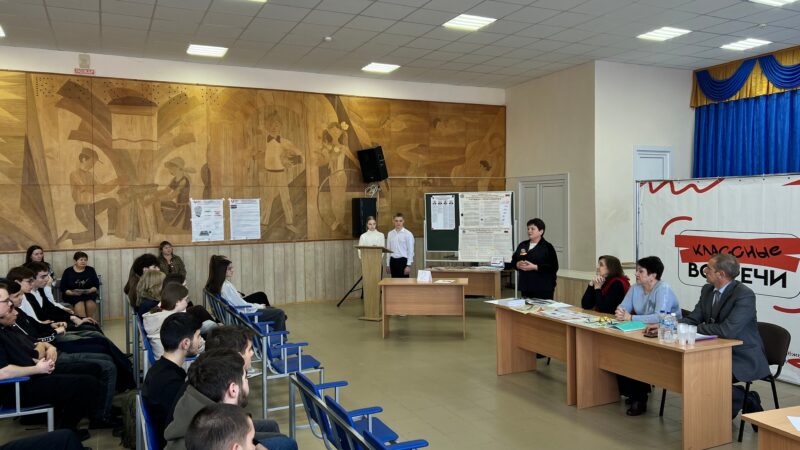 Старшеклассники гиагинской школы № 4 узнали об избирательном праве