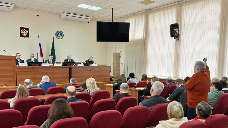 В Гиагинском районе прошла встреча представителей власти и социальной сферы с семьями участников СВО