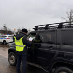 Владельцев двух внедорожников привлекли к административной ответственности за незарегистрированное дополнительное оборудование