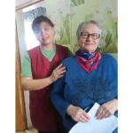 Жительница посёлка Гончарки благодарит соцработника