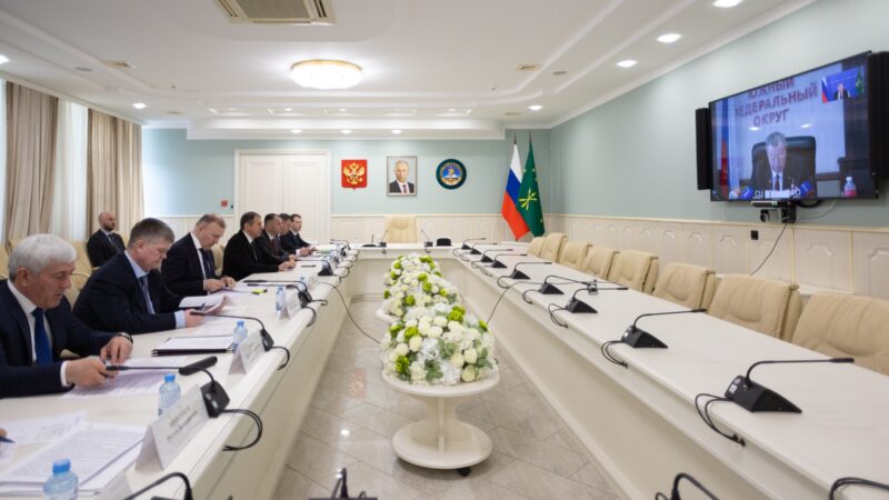 Мурат Кумпилов: «В Адыгее проживает более 9,6 тысяч многодетных  семей, в них воспитывается более 31,5 тысяч детей»