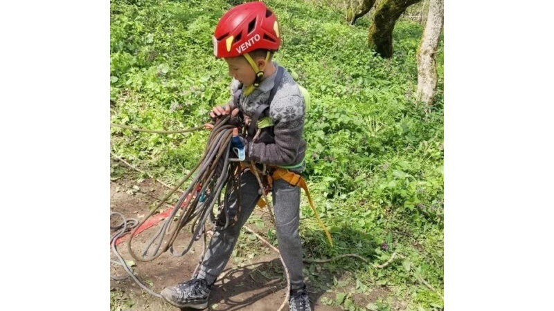 В Гиагинском районе на живописной поляне Тихой возле хутора Козополянского прошло открытое первенство Гиагинской ДЮСШ им. А.Ж. Галстяна по спортивному туризму