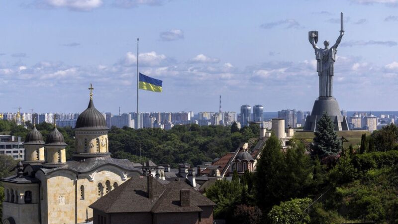 На Украине численность населения планируют восстановить за счет мигрантов