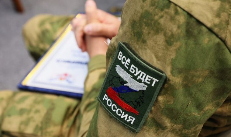 С начала года контракт с Минобороны РФ заключили почти 130 тысяч россиян